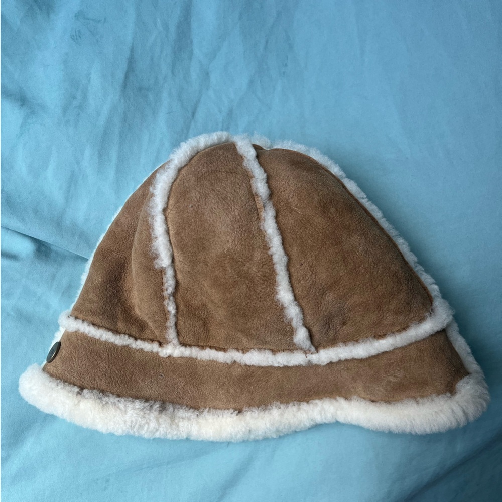 UGG Sherpa hat with pen mark